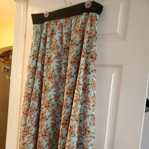XL mid length Lularoe Skirt